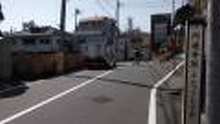 新宿通りからちょっとの距離