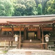 静寂に包まれた、こじんまりした神社です