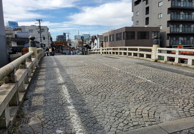 元は清州にあった橋の移築で現代の橋は昭和初期のものです