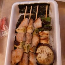 焼き鳥弁当(中)