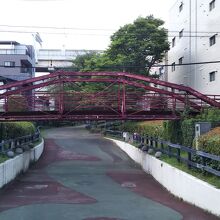 鉄を材料とした橋では日本最古です