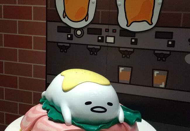 写真を撮ったり、ゲームを楽しんだり