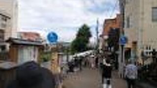 中心部宮川沿いに約100m露店が出店