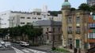 日本最古の現役郵便局舎、雰囲気あるなぁ…