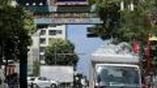 横浜中華街最大の牌楼！