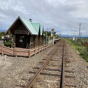 原生花園のまん真ん中にある駅