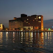 宿泊中の「プレミアホテル門司港」、このアングルが良いかも