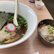 ラーメンとミニ丼のセット