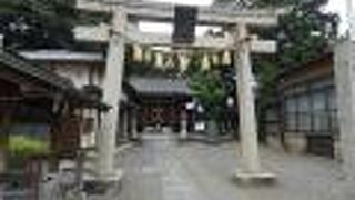 喜多院山門前に鎮座する日枝神社