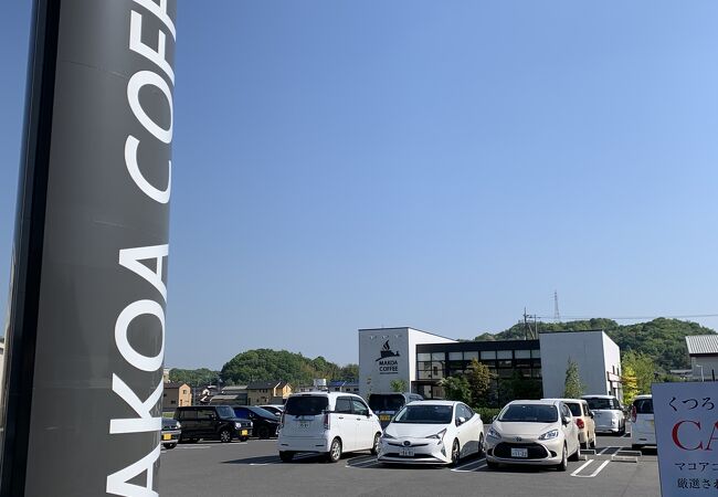 明るくてスタイリッシュなオオバコカフェ