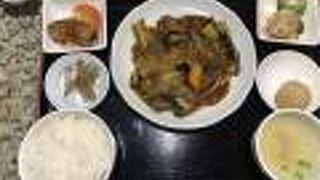 ランチの定食ボリュームあります