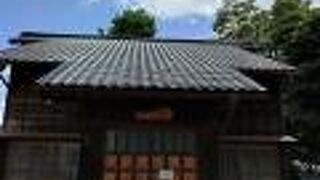 泉野菅原神社と並んで