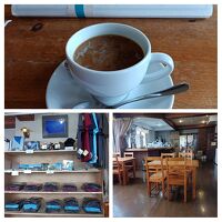 ノンビリとカフェでコーヒ飲んで寛ぎました。