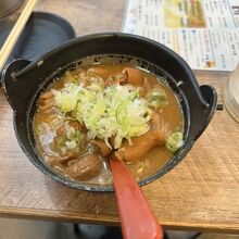 お通し（モツ煮こみ）