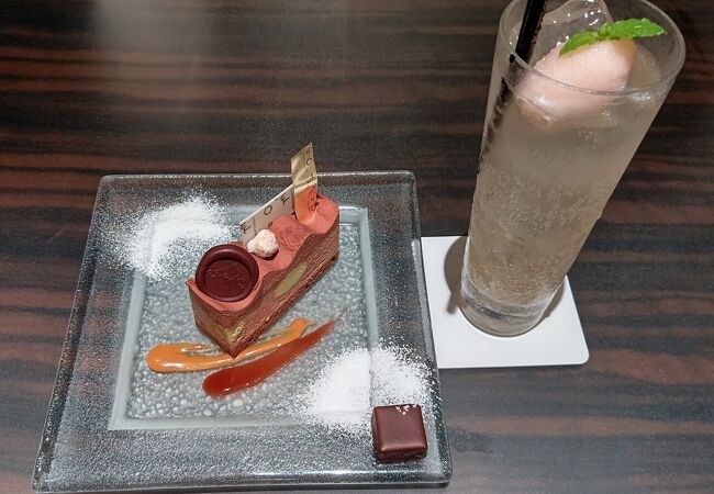 新丸ビルの１階にあるチョコレート専門店