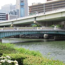 堂島川に架かる橋