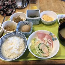 サービスの朝食