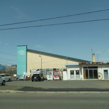 市場っぽい外観