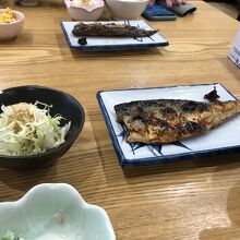 朝ごはん　熱々お魚