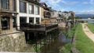 北側の景色は自然が多い