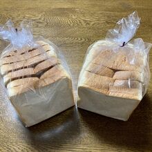 エペの食パンは１斤350円