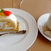 朝食バイキングとカフェタイムに利用