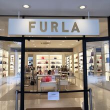 誰もいなすぎて閉店してるみたい