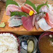 鮮度の良い刺身定食1400円