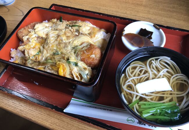 お蕎麦屋さんのかつ丼