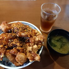 人気ナンバー２のシビ辛マーラー丼750円