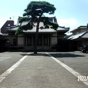 昭和の時代に創建された寺です。