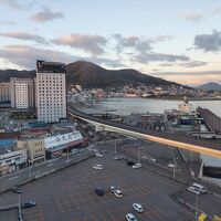 客室からみた朝の函館