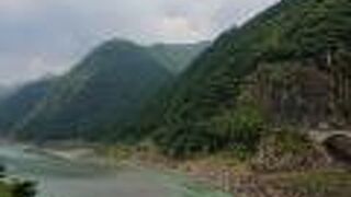 雄大な川の絶景