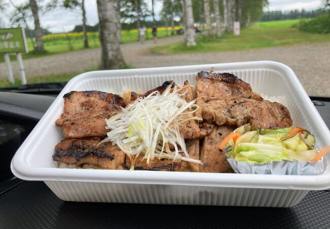 炭火焼きの豚丼