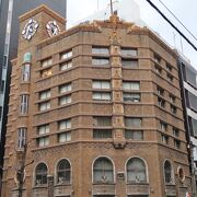 アールデコ建築の生駒時計店本店