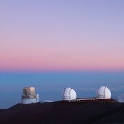 ハワイ島の最高峰マウナケアに並ぶ天文台群を訪れました!!