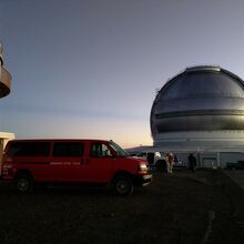 駐車場近くにある天文台