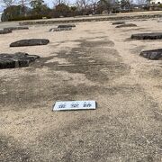 ７世紀後半に建立された古代寺院跡の歴史公園です。ミニチュアの模型で当時の様子がわかります。