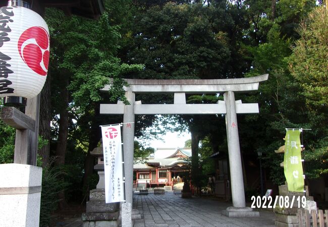 安養寺の西側に隣接しています。