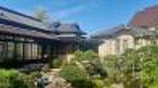 福山城天守閣のすぐにある和洋折衷のお屋敷です