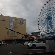 観覧車、食事のできる清水エスパルスドリームプラザがあった