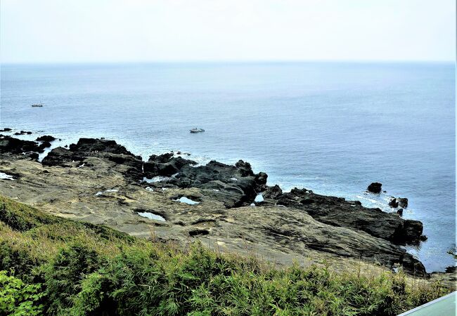 城ヶ島公園の先端部に<安房崎>