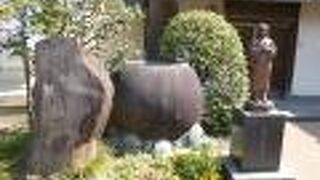 庶民的なお寺や神社が多いです