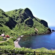 猫岩と桃岩が見える展望台です。遠くには地蔵岩も観ることができます。