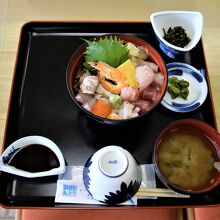 海鮮丼2200円