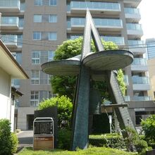 澄泉寺の写真の左側の解説板が、林鶴梁の業績を検証しています。