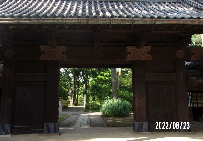 大正時代のもので東京の屋敷の表門です。
