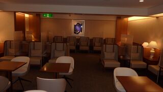 路線が少ないせいか空いてます。