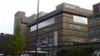 地下自由通路があり、京都駅とのアクセスが良いです