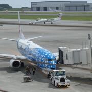 3階からそれぞれのデッキから飛行機が見えます。